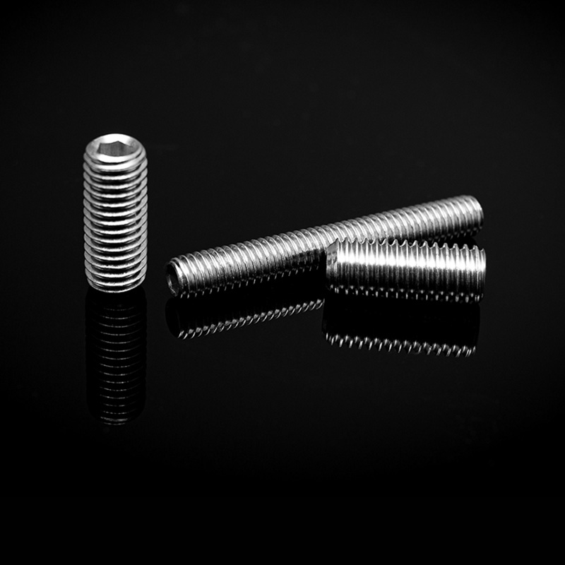 Vis de réglage à douille hexagonale en acier inoxydable DIN 913 avec pointe plate