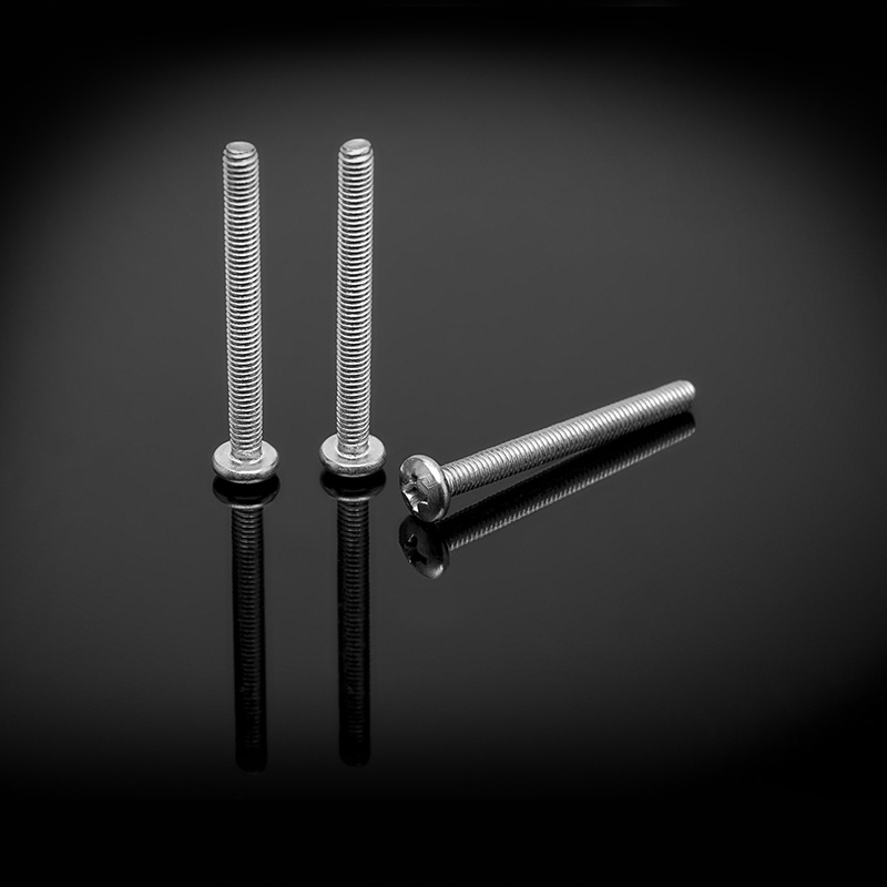 Vis à tête cylindrique cruciforme en acier inoxydable GB818