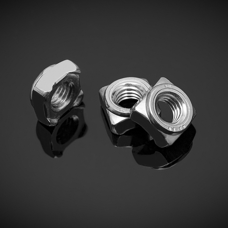 Écrous à souder carrés en acier inoxydable DIN 928